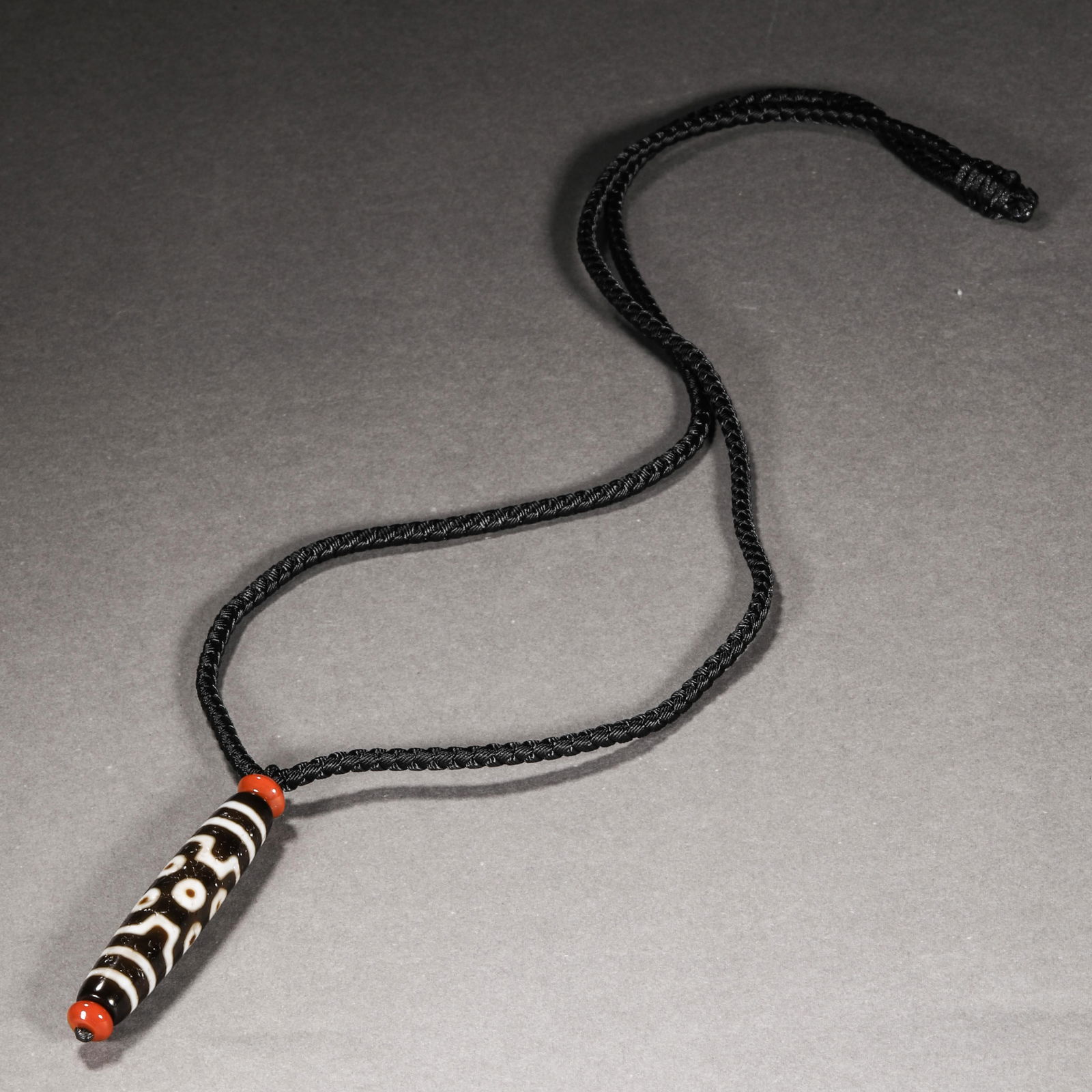 Tang Dynasty Seven Eyes Dzi Beads: Tang Dynasty Seven Eyes Dzi BeadsH5.7cm W1.2cm Wight20g