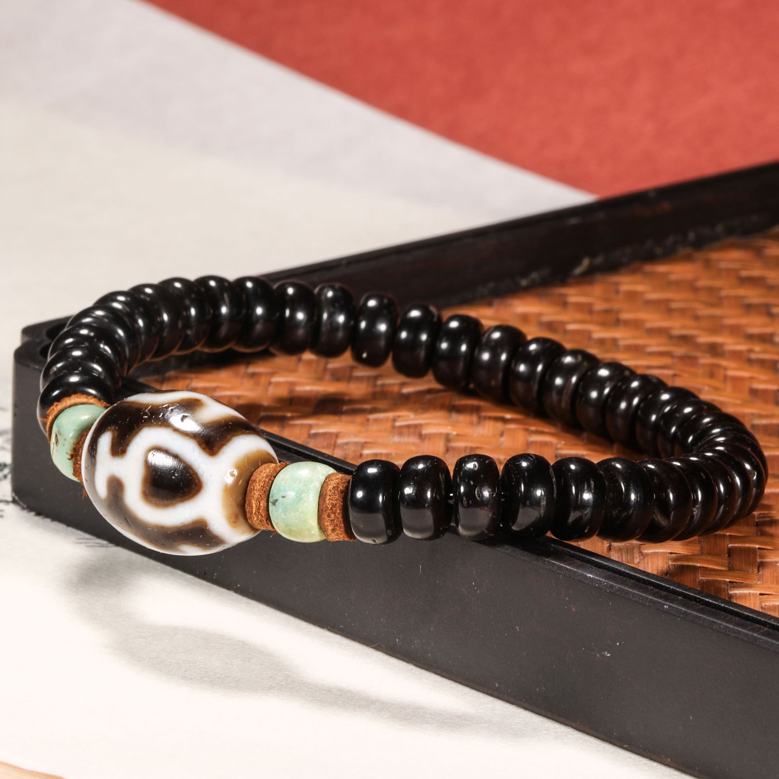 Tang Dynasty Daro Aquarius Dzi Beads: Tang Dynasty Daro Aquarius Dzi BeadsH2cm W1.6cm Wight16g