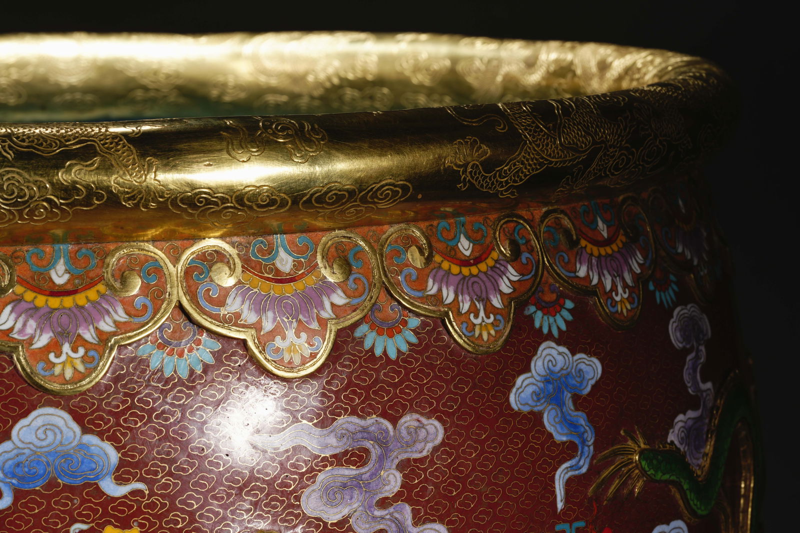 Qing Dynasty cloisonne dragon pattern silk vat - 5