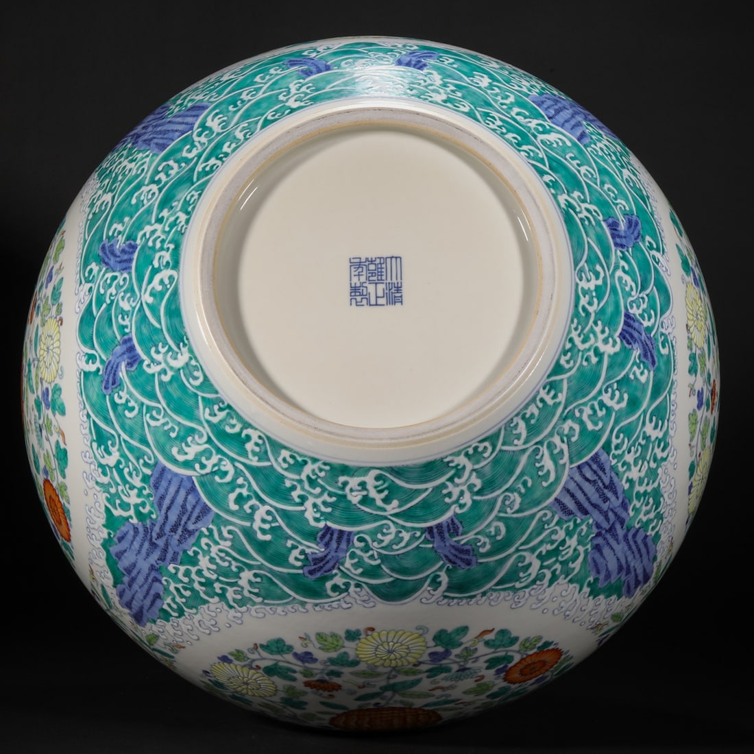 Qing Dynasty pastel flower pattern celestial sphere vase - 12