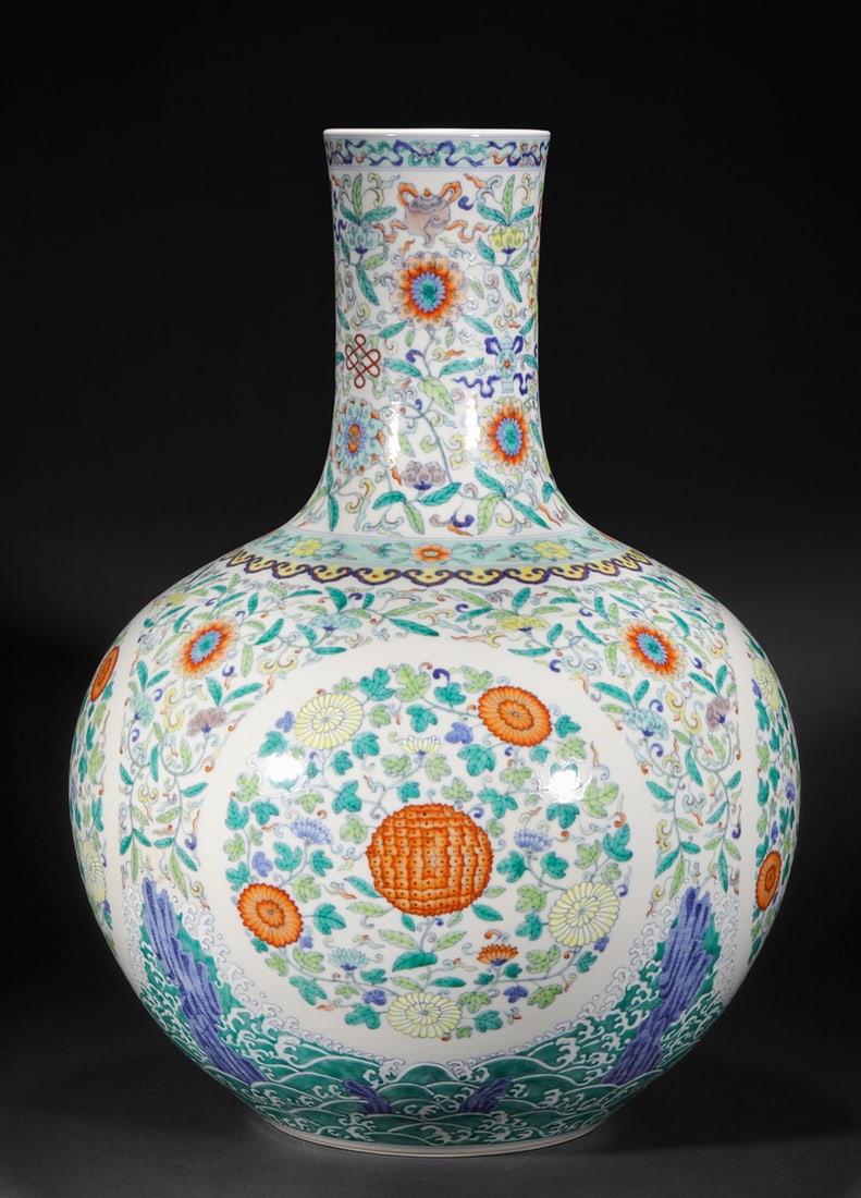 Qing Dynasty pastel flower pattern celestial sphere vase - 6
