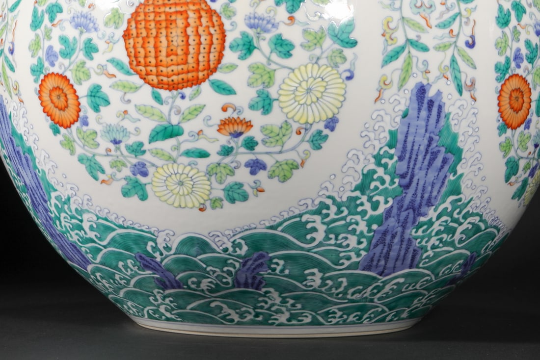 Qing Dynasty pastel flower pattern celestial sphere vase - 7