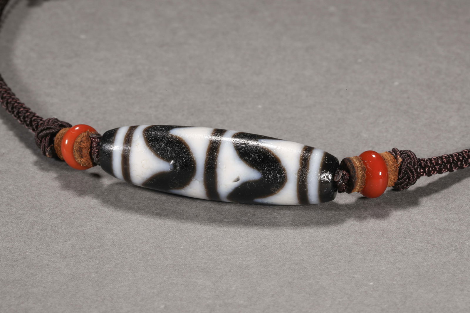 Ming Dynasty Double Tiger Teeth Dzi Beads - 3