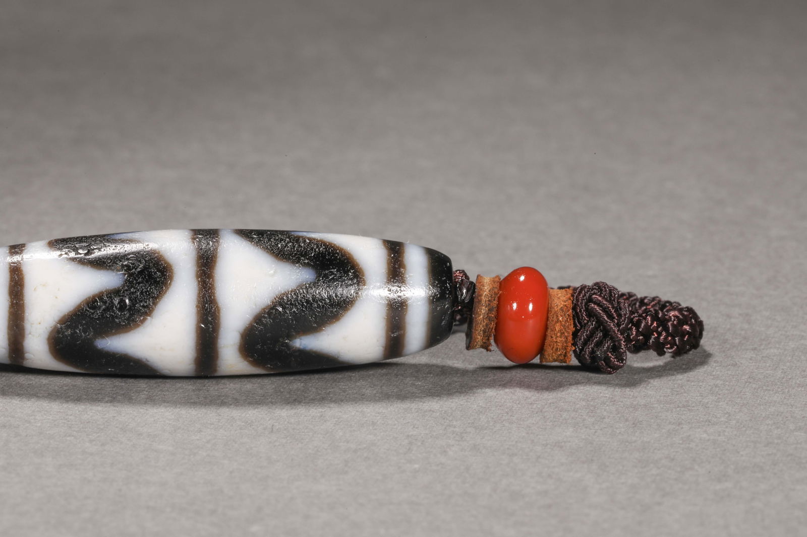 Ming Dynasty Double Tiger Teeth Dzi Beads - 7
