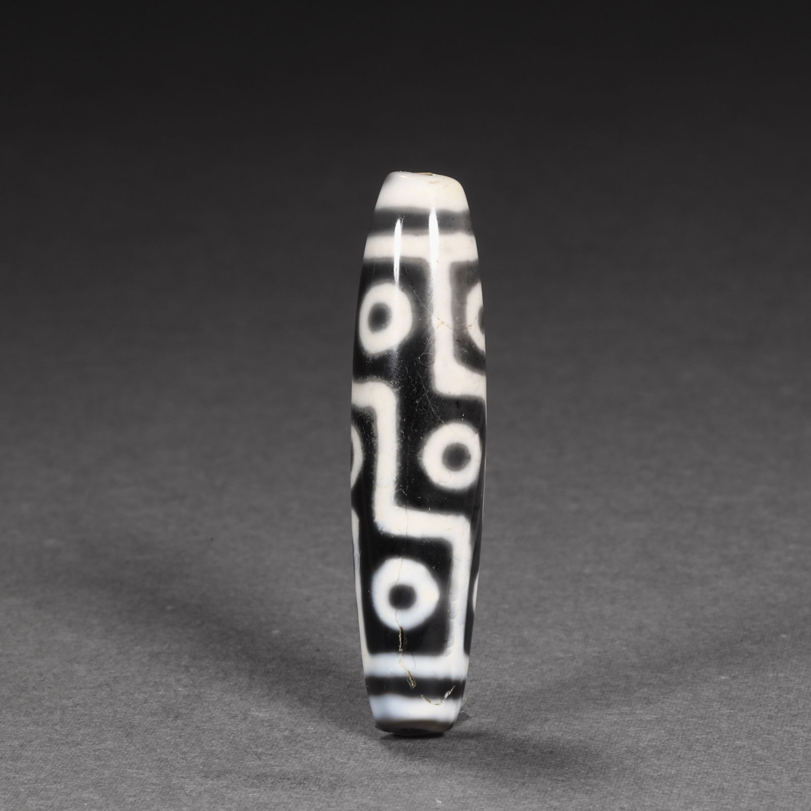 Ming Dynasty Fire Offering Nine Eyes Dzi Beads: Ming Dynasty Fire Offering Nine Eyes Dzi BeadsH4.5cm W1.1cm Wight7g
