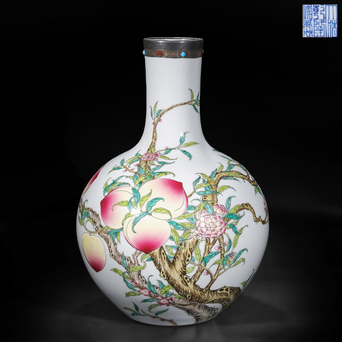 Qing Dynasty famille rose peach celestial sphere vase: Qing Dynasty famille rose peach celestial sphere vaseH55cm W38cm