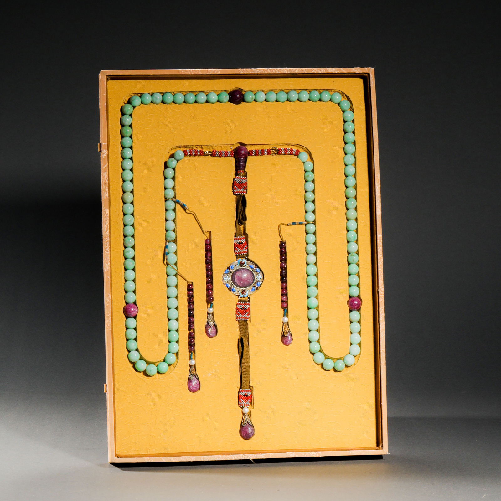 108 jade beads from the Qing Dynasty: 108 jade beads from the Qing DynastyDiameter1.3cm Weight550g