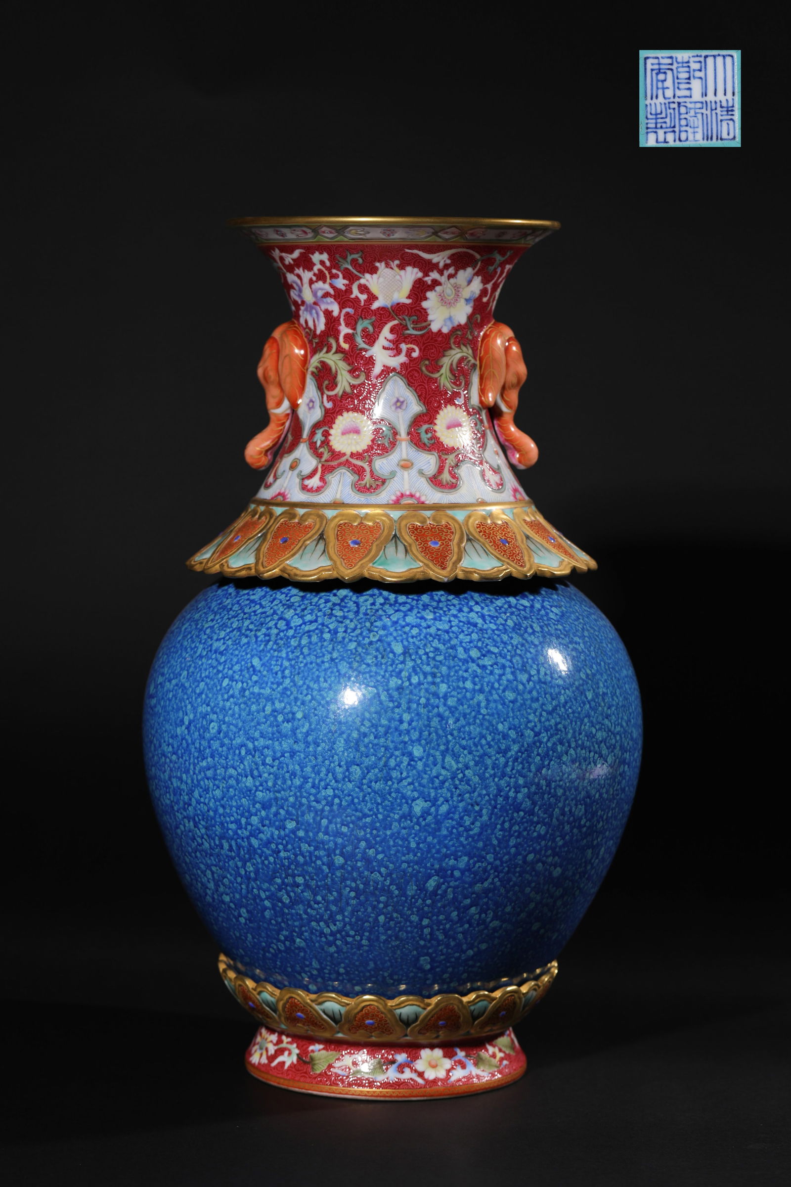 Qianlong Yangcai Furnace Jun-glazed Heart-turning Vase from the Qing Dynasty: Qianlong Yangcai Furnace Jun-glazed Heart-turning Vase from the Qing DynastyH41cm W20cm