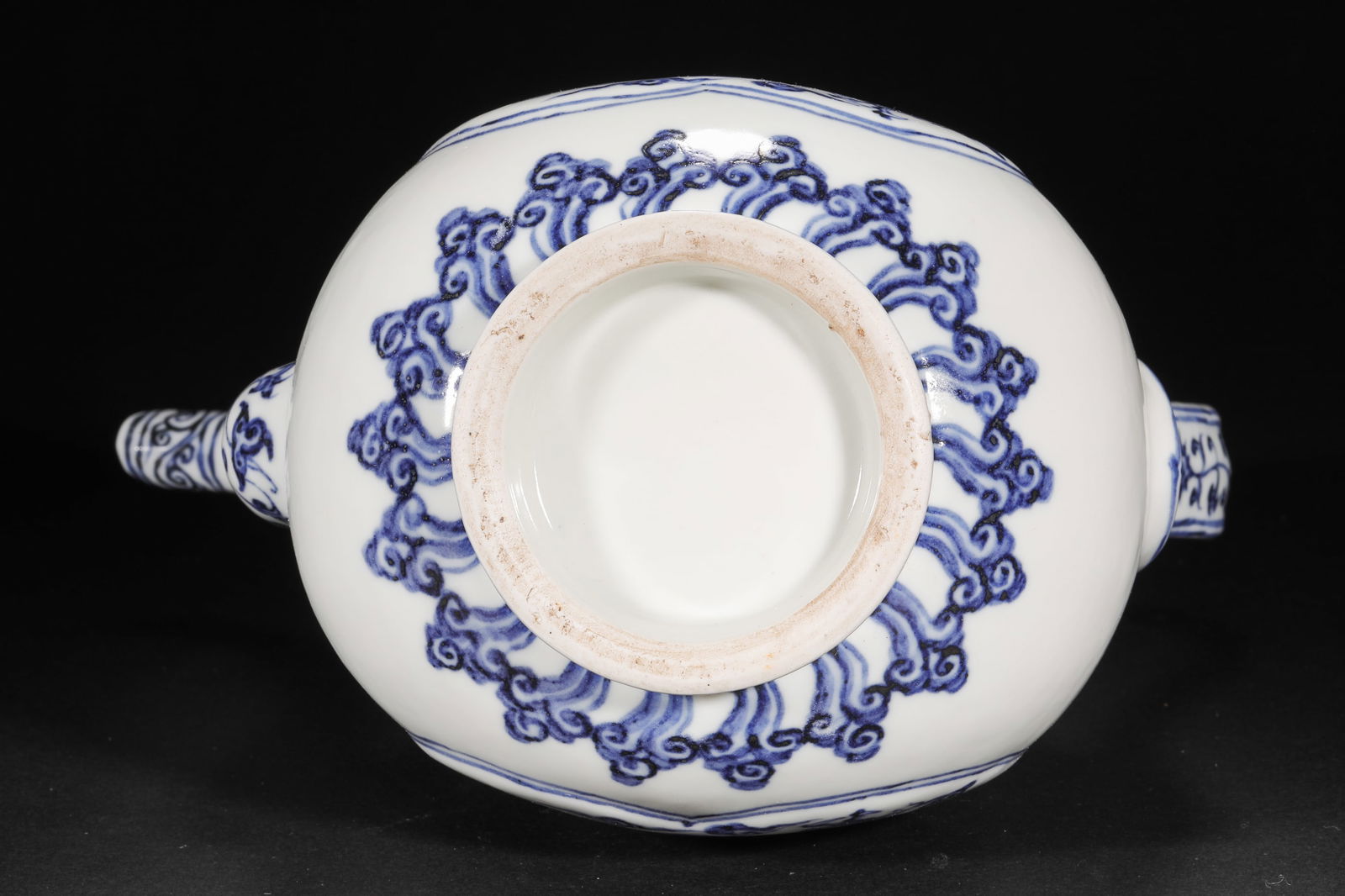 Ming Dynasty blue and white dragon pattern ewer - 14