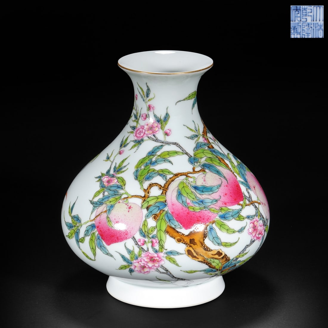 Qing Dynasty pastel longevity peach vase: Qing Dynasty pastel longevity peach vaseH21cm W18cm