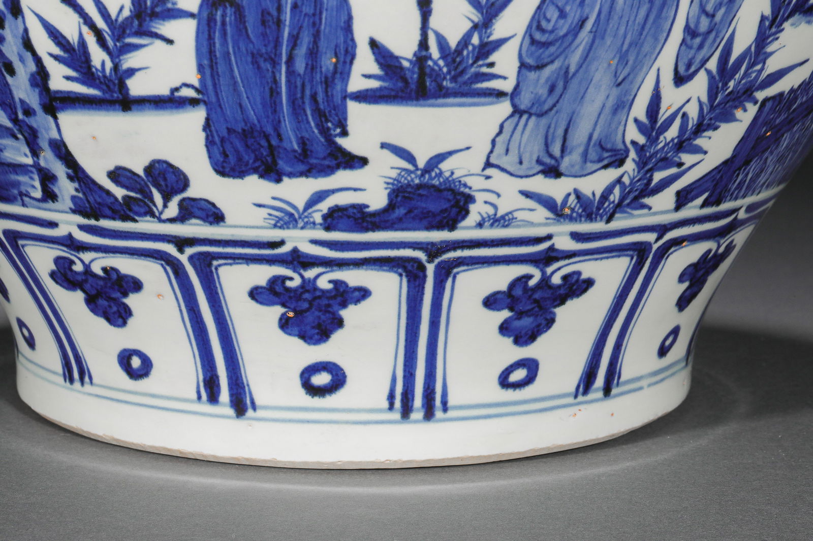 Pre-Ming blue and white figure jar - 10