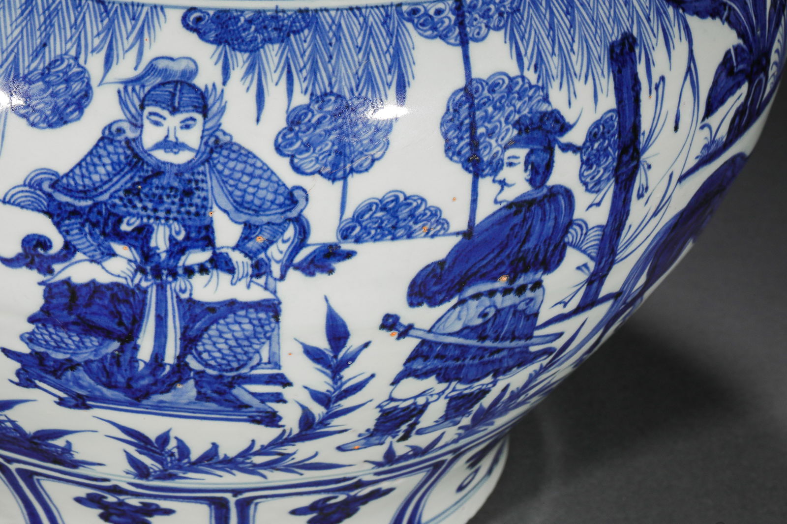 Pre-Ming blue and white figure jar - 6
