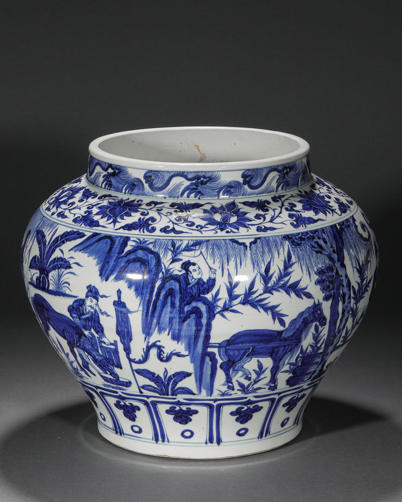 Pre-Ming blue and white figure jar - 7