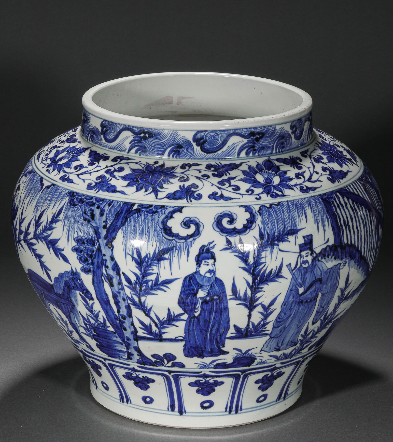 Pre-Ming blue and white figure jar - 9