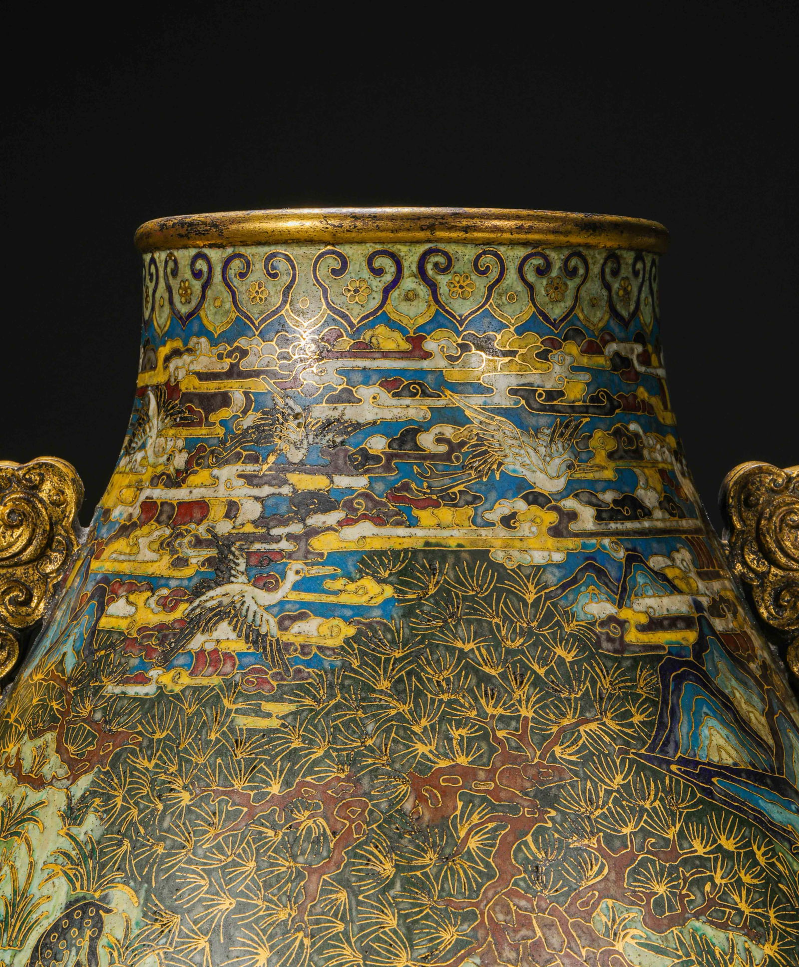 Qing Dynasty cloisonné animal pattern amphorae - 16