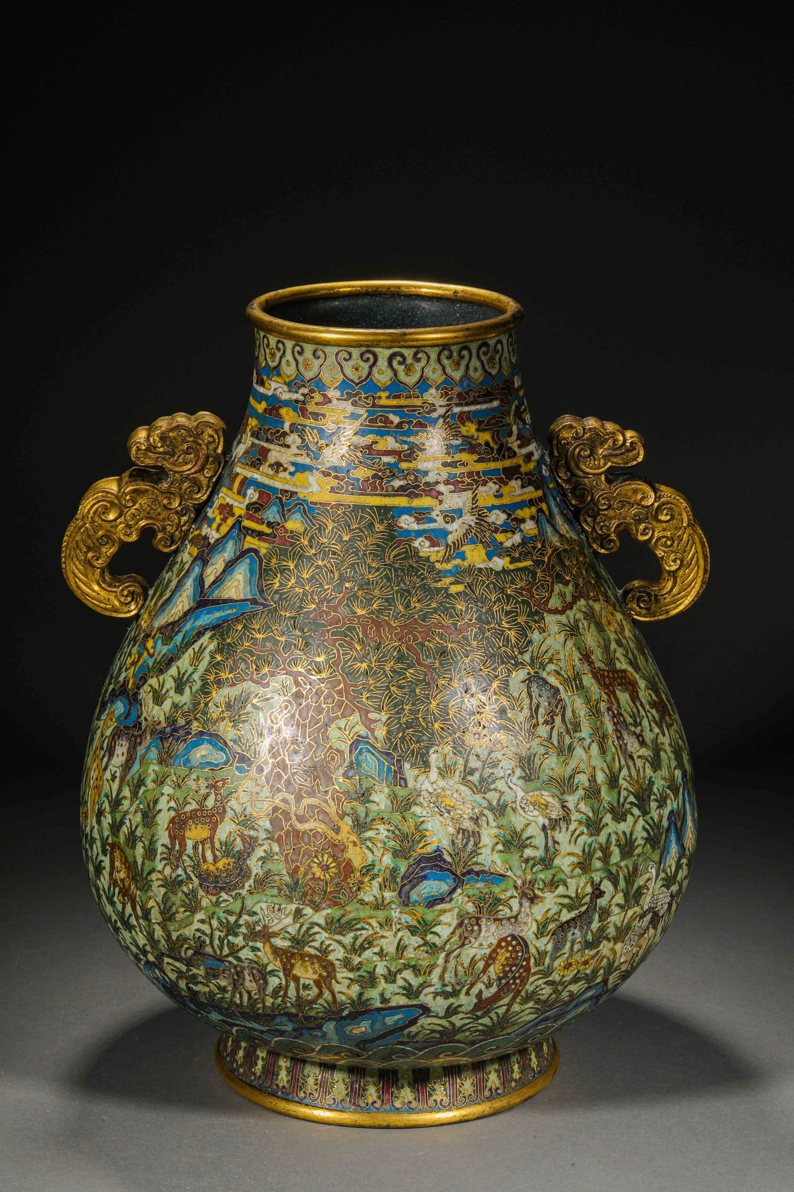 Qing Dynasty cloisonné animal pattern amphorae - 5
