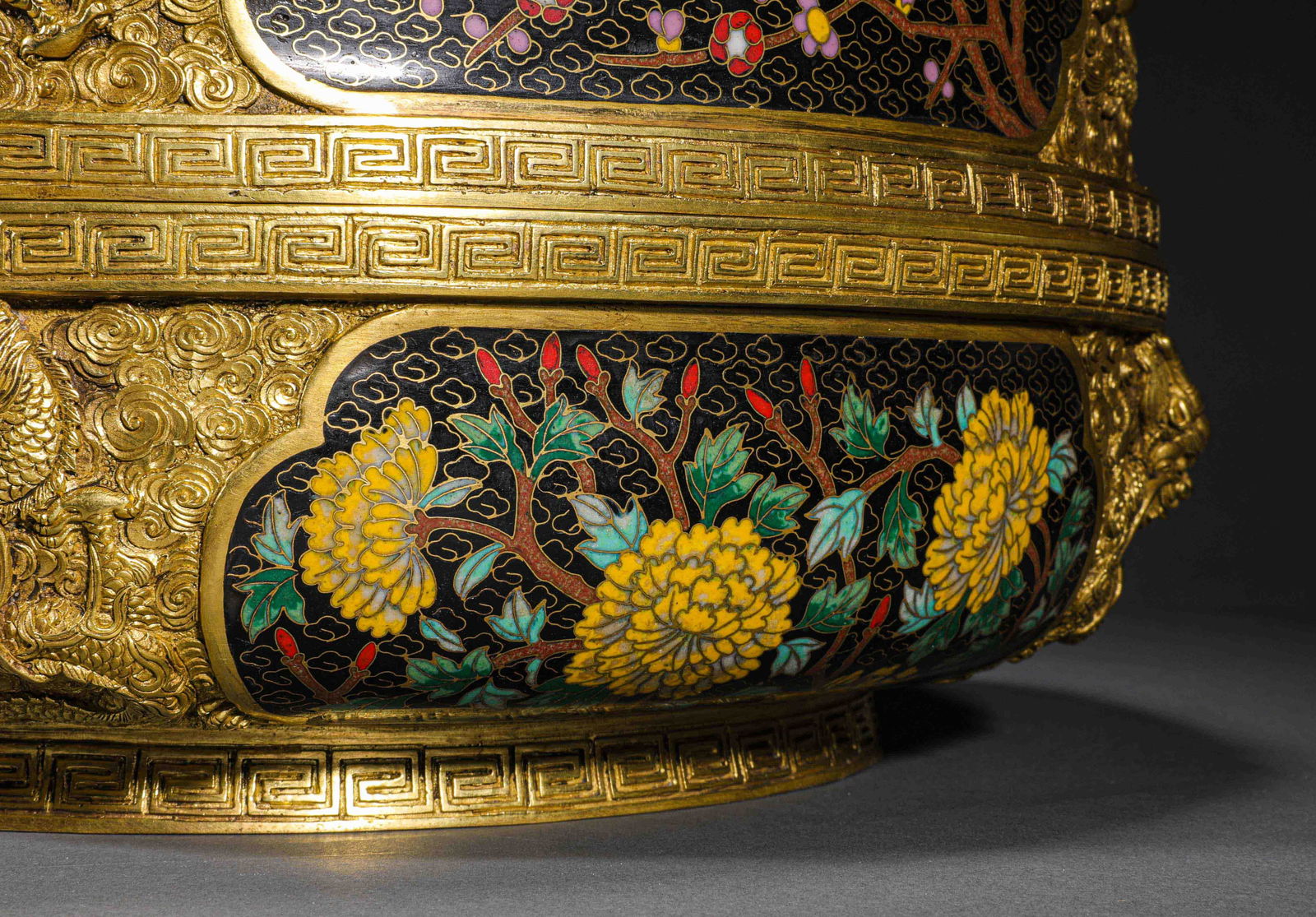 Qing Dynasty Cloisonné Dragon Pattern Flower Box - 10