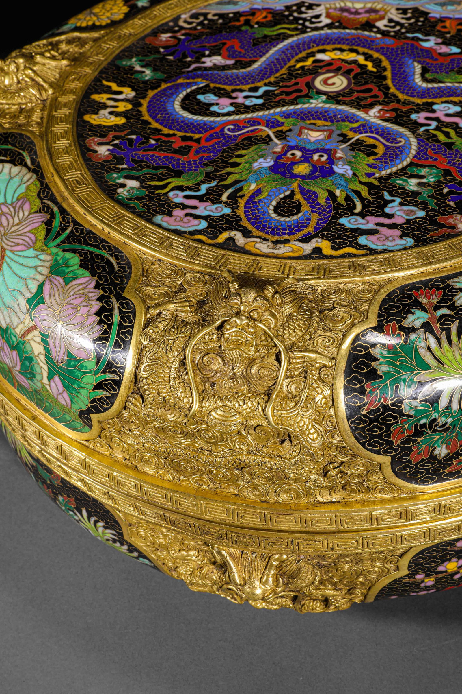 Qing Dynasty Cloisonné Dragon Pattern Flower Box - 8