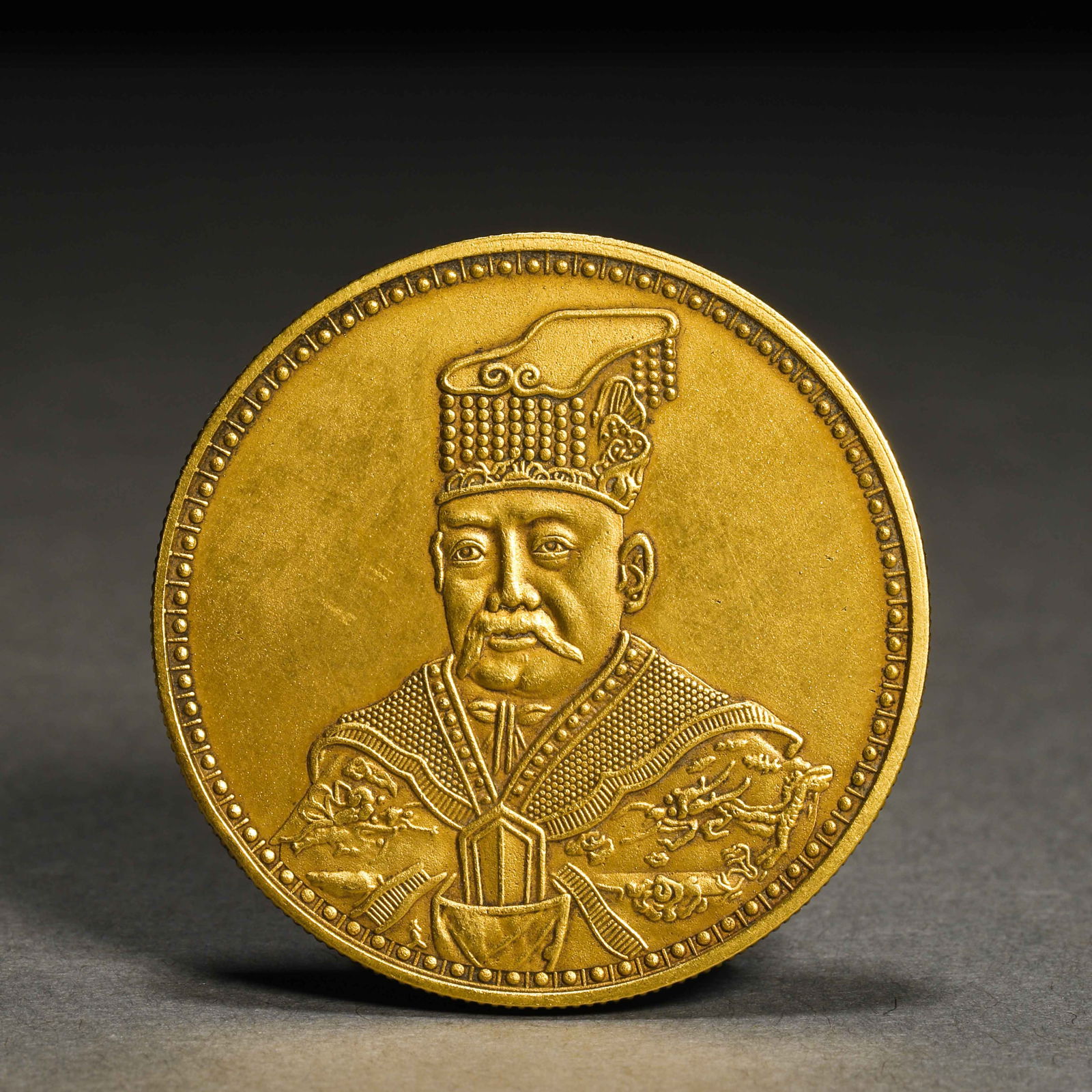 Qing Dynasty gold big-head coin: Qing Dynasty gold big-head coinDiameter4cm Wight38g