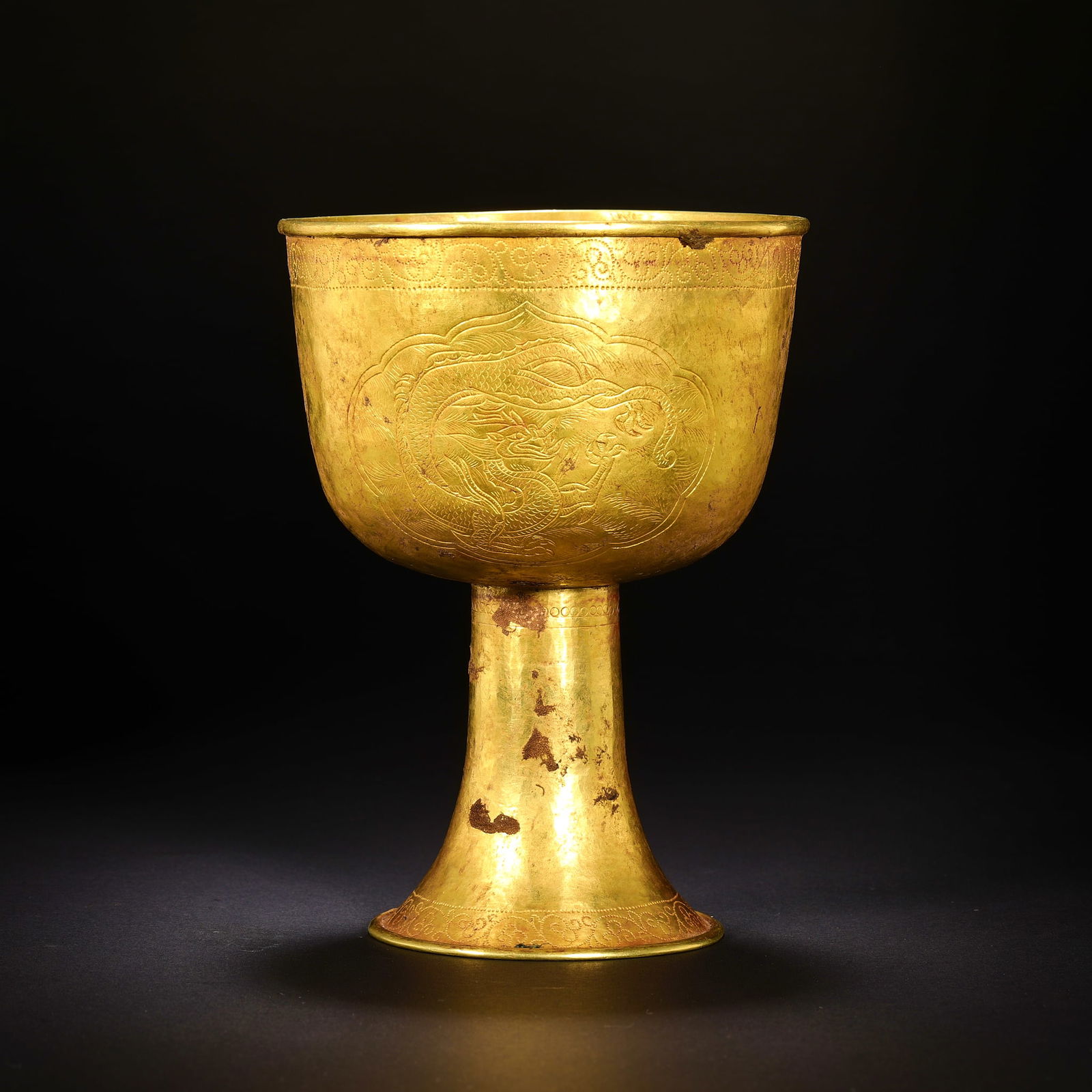 Gold chiseled dragon patterned high footed cup before the Ming Dynasty (1 of 8)