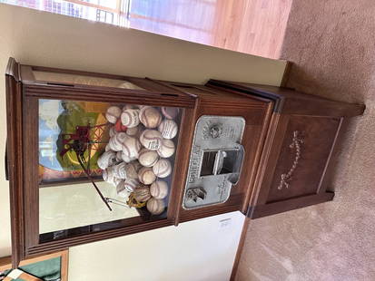 Exhibit Supply Iron Clay Coin Operated Game Machine: Great vintage piece as shown. Untested. Pick up only. Will likely need an oiling/tune up.