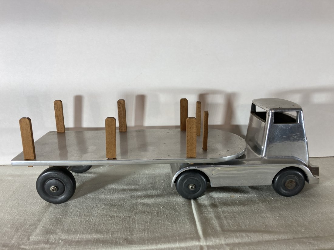 Unique Aluminum Tractor Trailer Delivery Truck: This is very nice truck in very good condition.