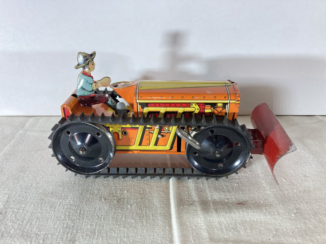 Louis Marx Tin Lithograph Farm Bulldozer Tractor Toy: This is very nice truck in very good condition.