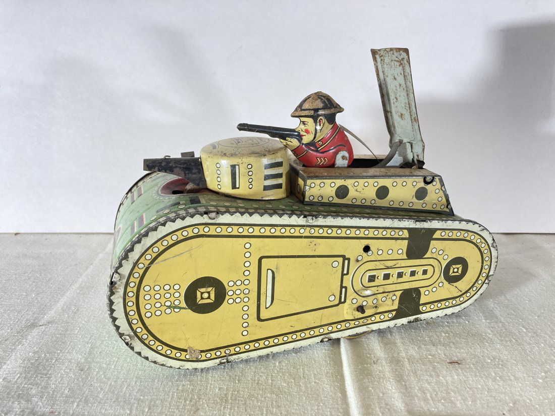 Louis Marx Tin Lithograph WWi Army Tank (1 of 7)