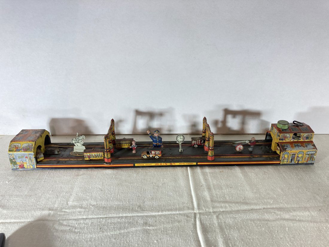 Louis Marx Tin Lightograph Busy Main Street Toy (1 of 13)