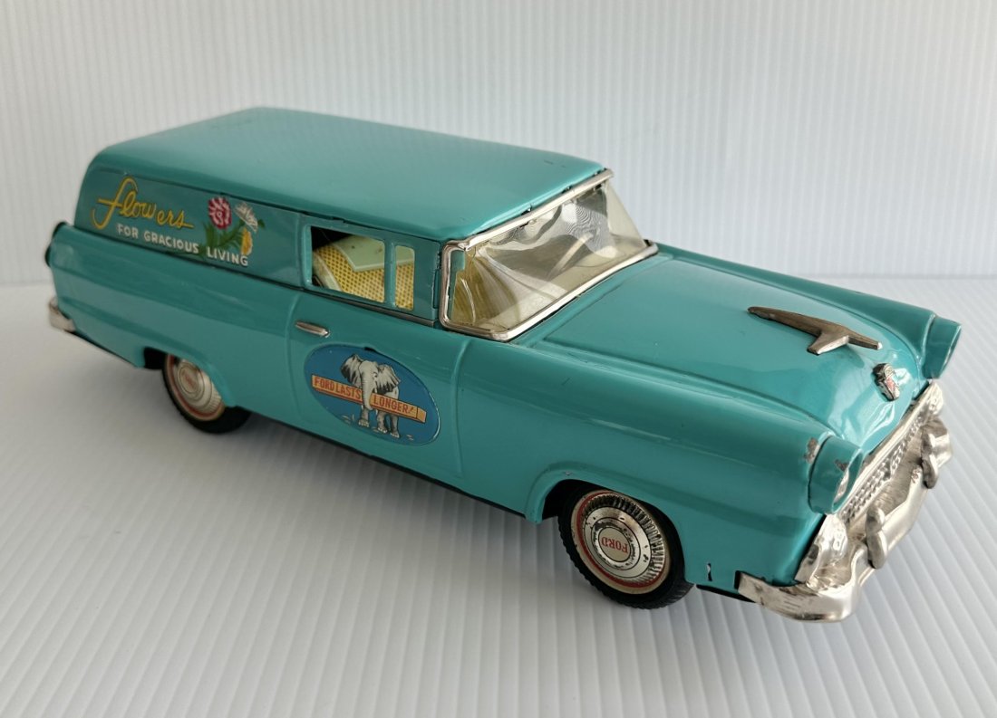 Bandai Tin Friction Ford Florist Flowers Station Wagon (1 of 7)