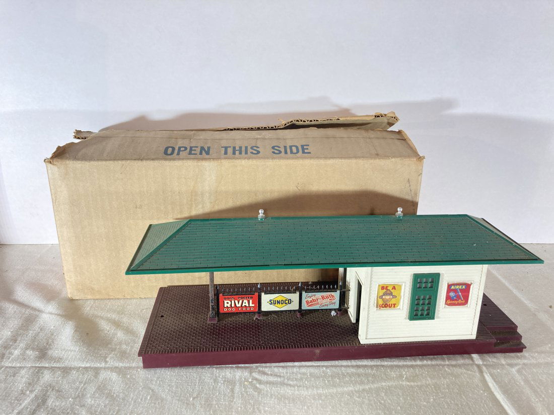 Lionel Electric Toy Trains No. 256 Freight Station w/ Box (1 of 6)