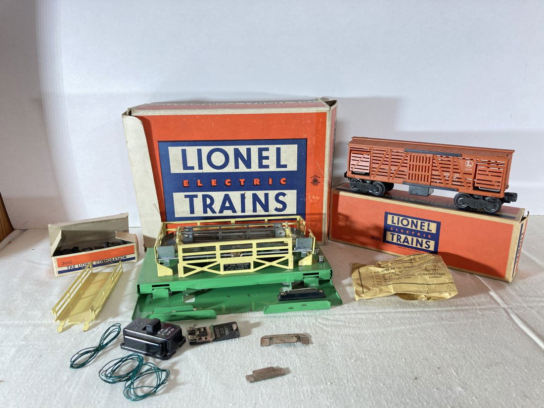Lionel Electric Trains No. 3656 Operating Cattle Car Set Accessory w/ Box (1 of 9)