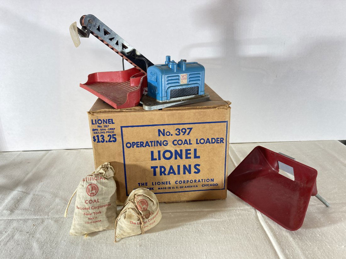 Lionel Electric Trains No. 397 Operating Coal Loader Set Accessory w/ Box (1 of 9)