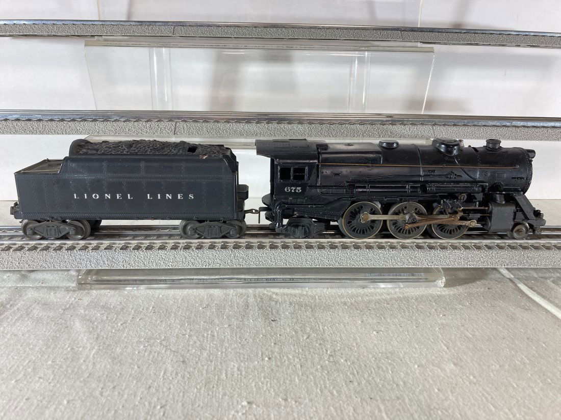 Vintage Lionel Electric Trains 675 Locomotive & Tender: This is a very nice vintage set. Very good condition overall. Track & stand not included.