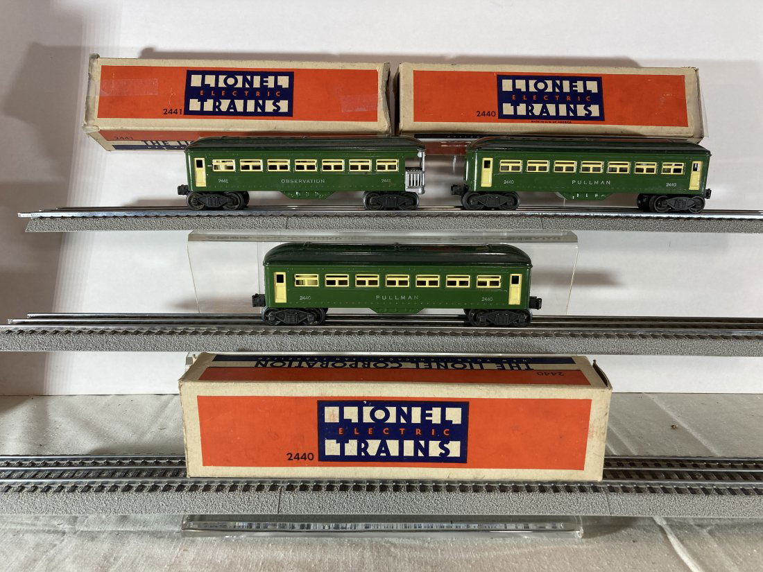 Vintage Lionel Electric Trains Green Passenger Car Set (1 of 17)