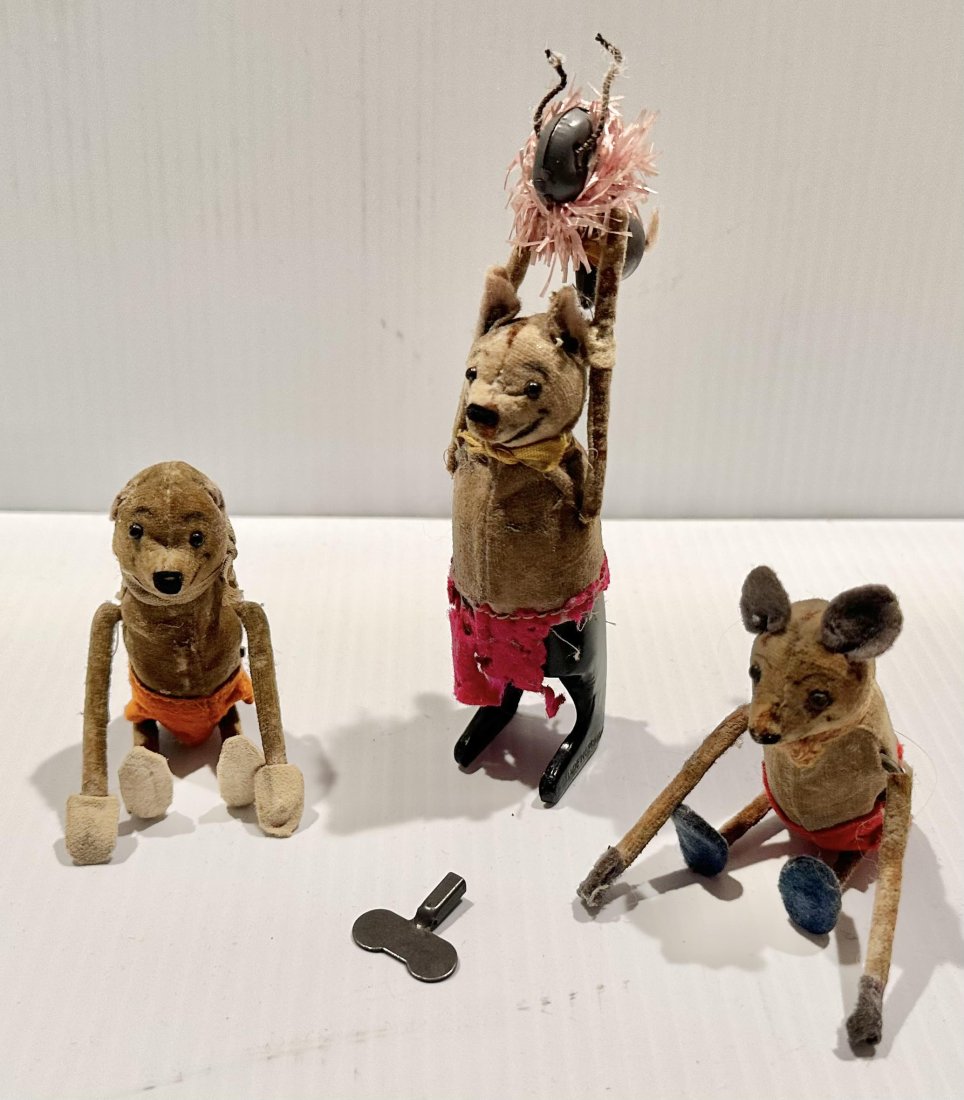 3 Antique Schuco Wind Up Toys Bear With Cub 2 Acrobat Mouse Toys (1 of 9)