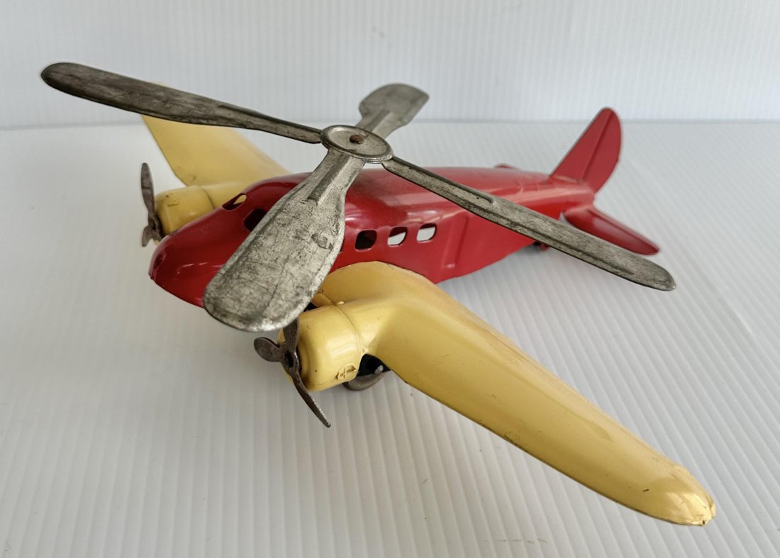 1930s Pressed Steel Wyandotte Large Gyro Copter Toy Airplane: This is a 1930s Pressed Steel Wyandotte Large Gyro Copter Toy Airplane. Measures a 12 3/4 inch wingspan. Very Good Condition.