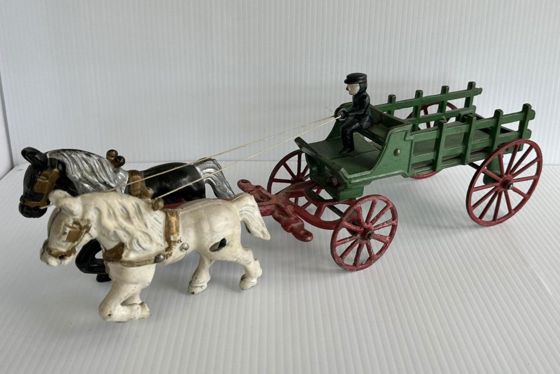 Antique Kenton Cast Iron Horse Drawn Farm Stake Wagon Toy (1 of 7)