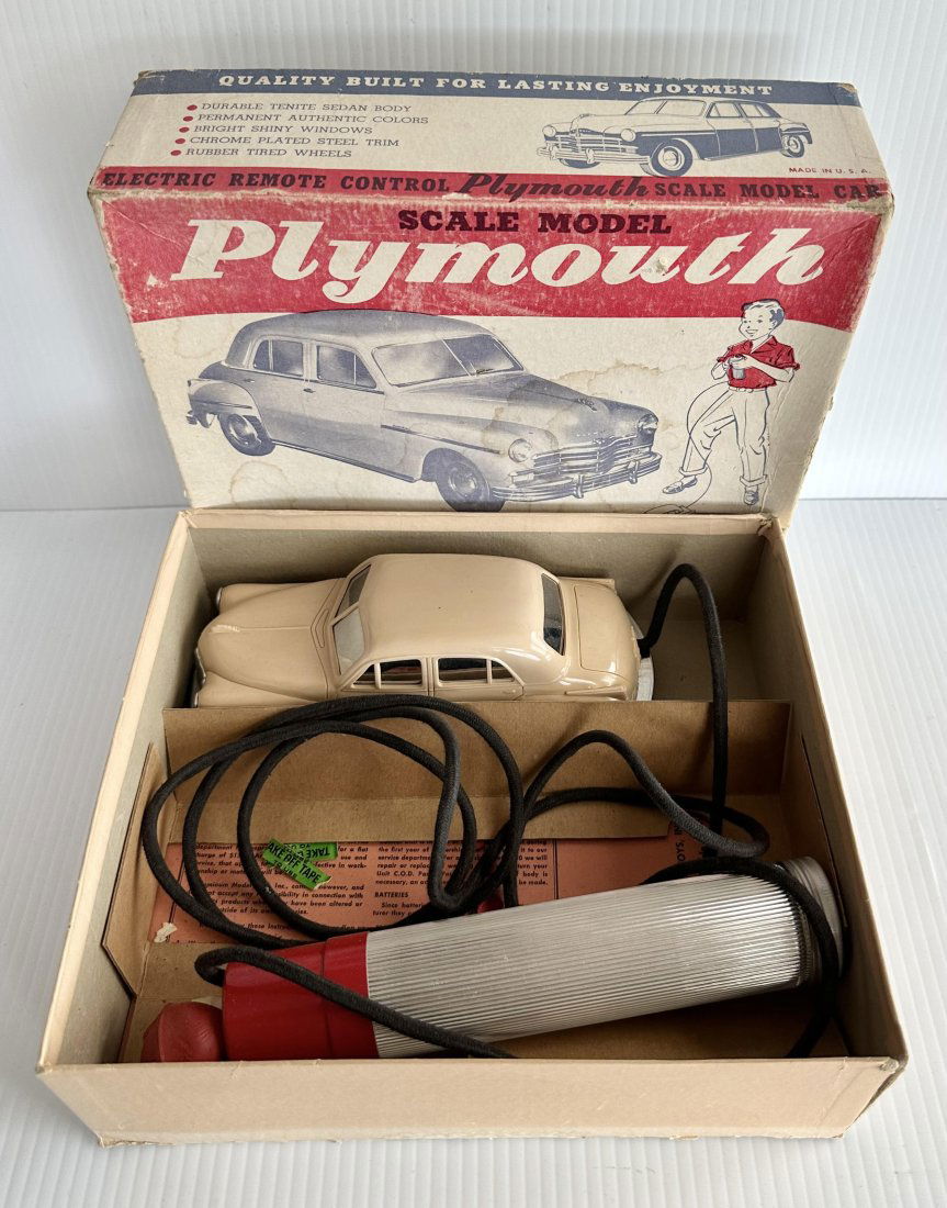 Vintage 1950 Plymouth Electric Remote Control Toy Car and Box (1 of 10)