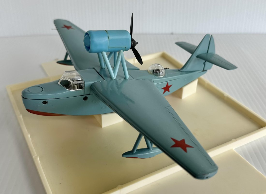 Vintage M6P-2 1940s Russian Metal Toy Seaplane Airplane in Box (1 of 8)