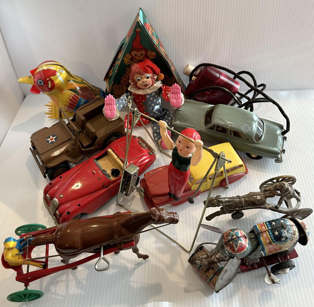 Lot of 10 Antique Vintage Toys Tin Cars Animals Wind Ups Cast Iron (1 of 11)