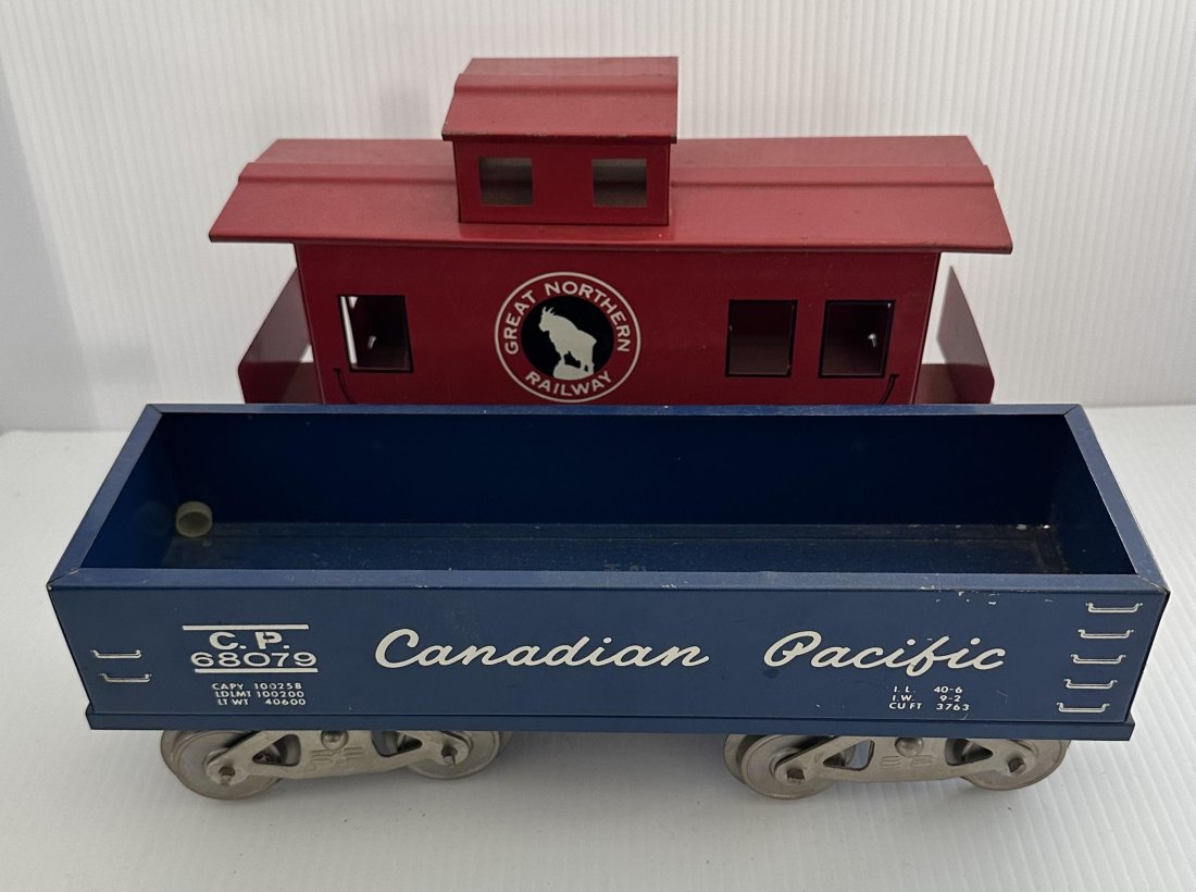 2 Vintage Standard Gauge McCoy Train Cars Caboose and Gondola (1 of 6)