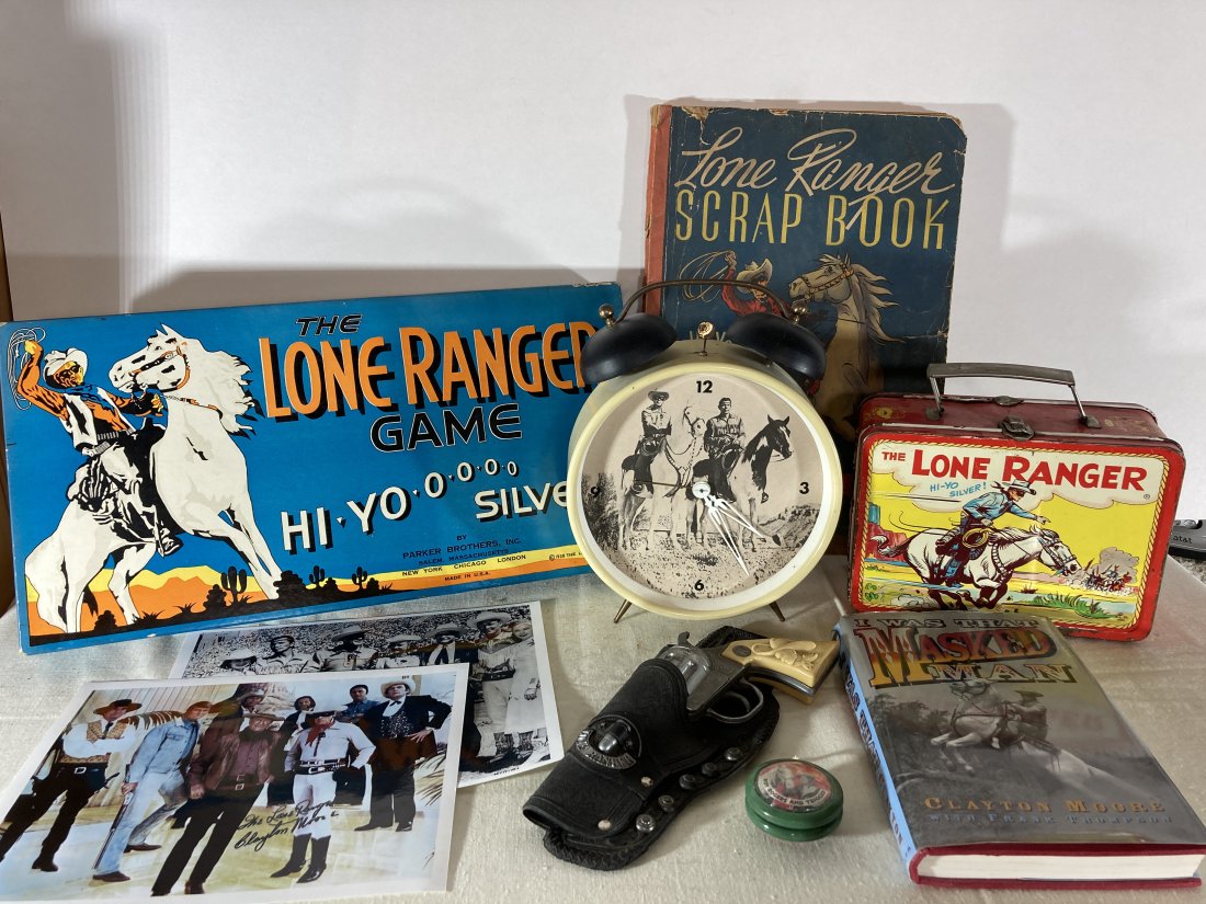 Vintage Lone Ranger Collectibles Lot: Wonderful lot of vintage Long Ranger Collectibles. Comes with a long ranger game, scrapbook, lunchbox, clock, photos, cap gun, yoyo.