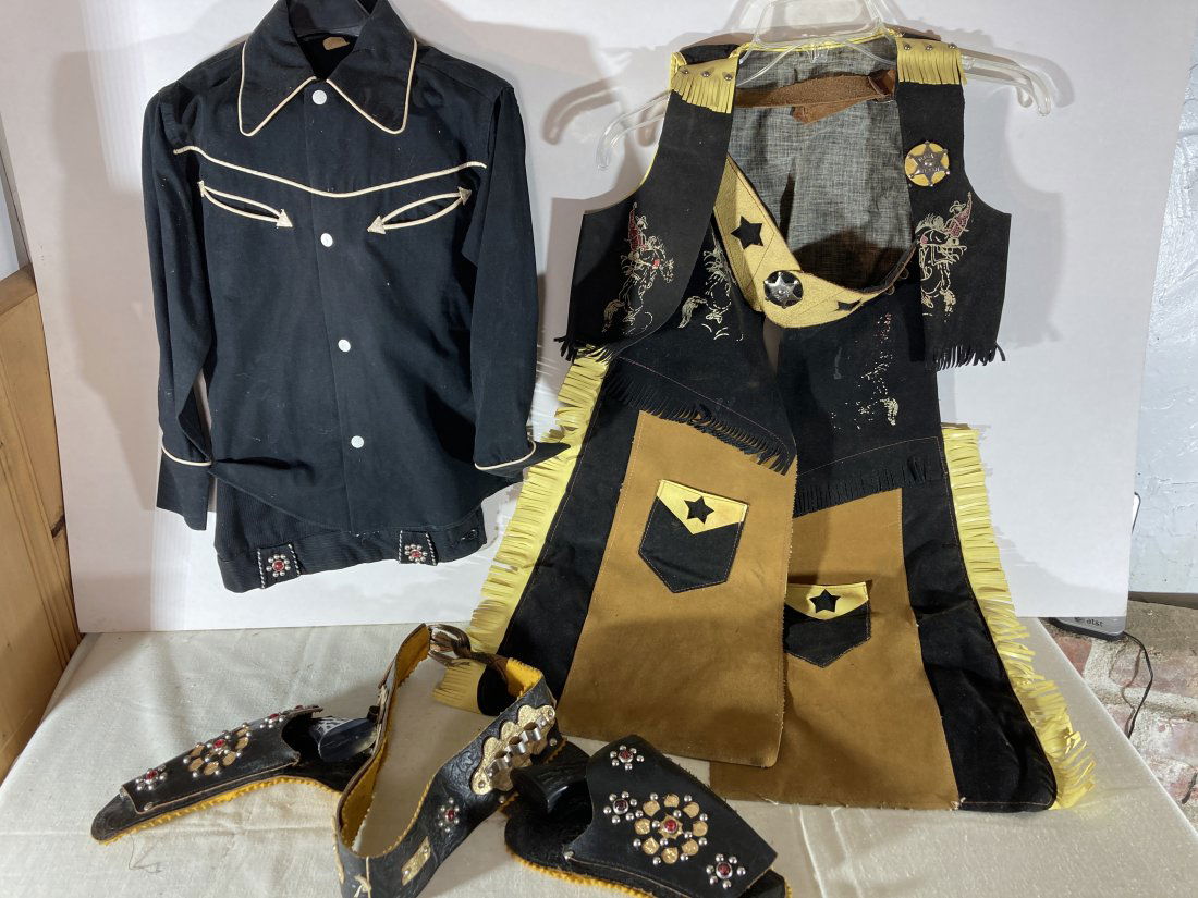 Vintage Kid's Child's Western Cowboy out (1 of 7)