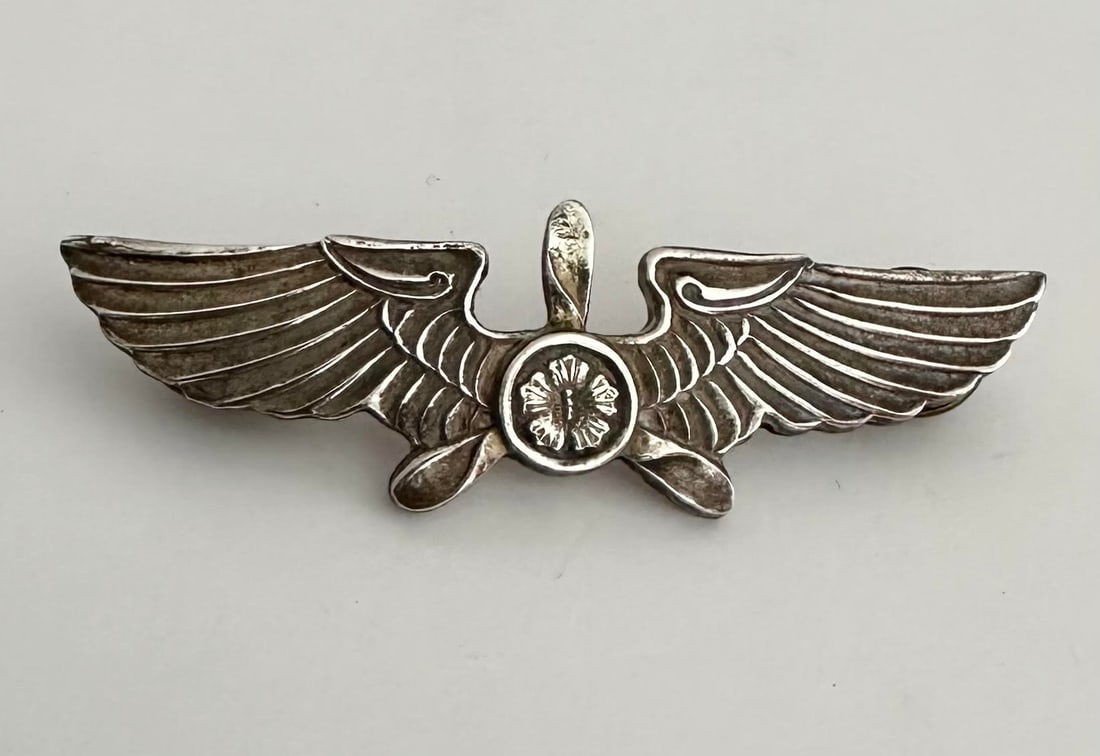 Vintage WWII Korean War South Korean Silver Pilots Wings (1 of 4)
