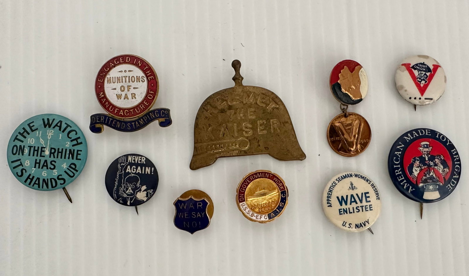 Lot of 10 Antique Vintage WW1 WWII Buttons Pinbacks Kaiser Victory Labor (1 of 5)