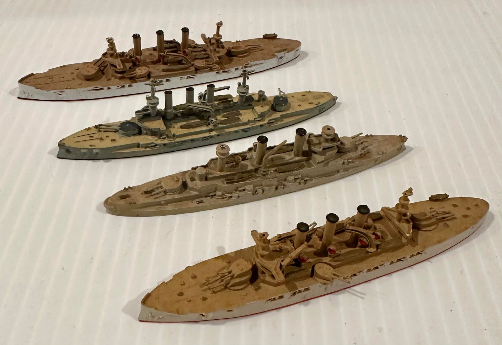 4 Vintage Toy Metal Waterline Model WWI Battleships Ships 1/1250 (1 of 9)