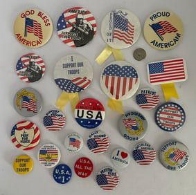 Lot of Vintage Patriotic American Flag Buttons Pinbacks