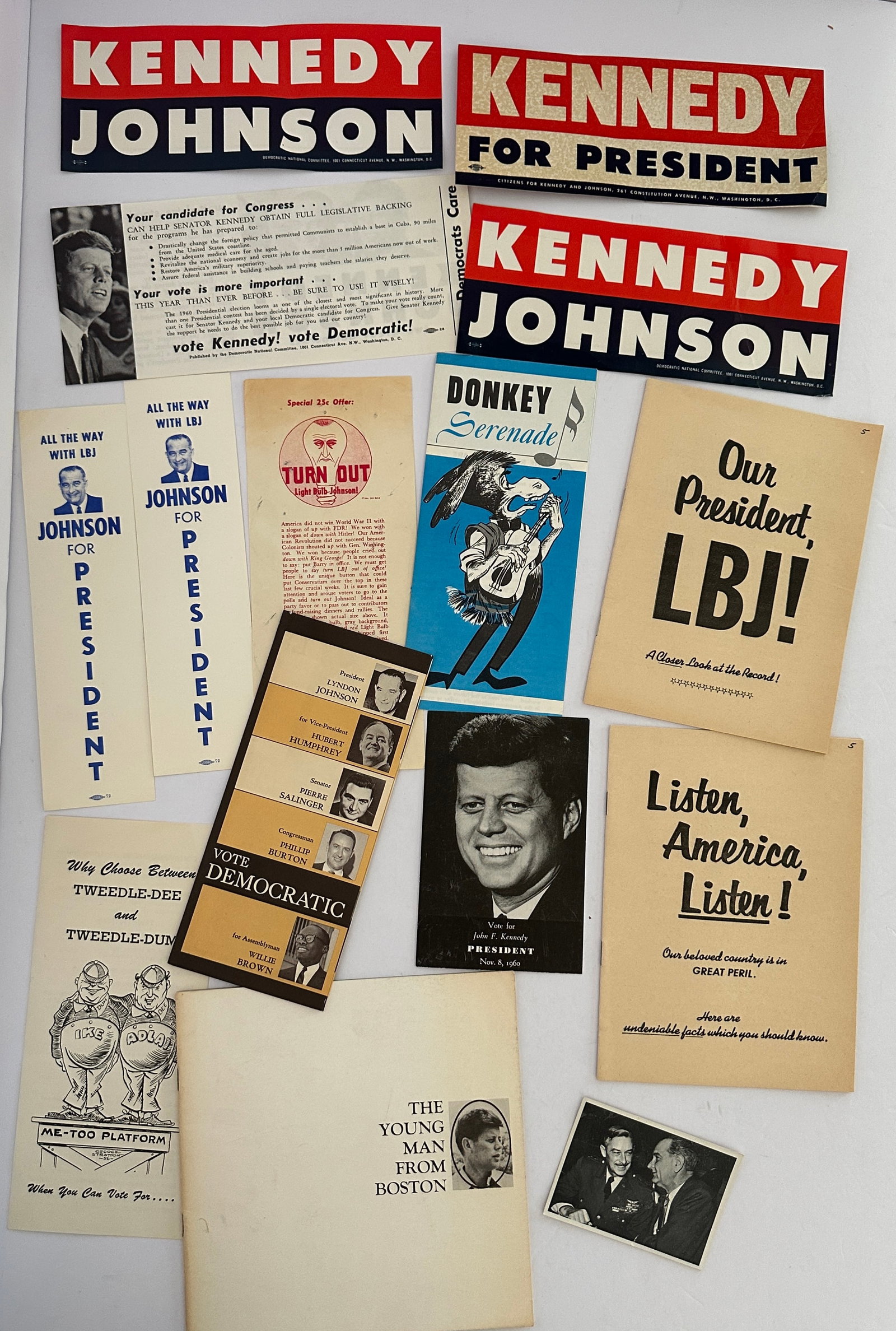 Lot of Vintage 1960s JFK Kennedy Johnson Campaign Ephemera: Lot of Vintage 1960s JFK Kennedy Johnson Campaign Ephemera. A few unusual pieces here.