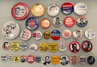 Lot of Vintage 1970s 1980s Pro and Anti Ronald Reagan Buttons